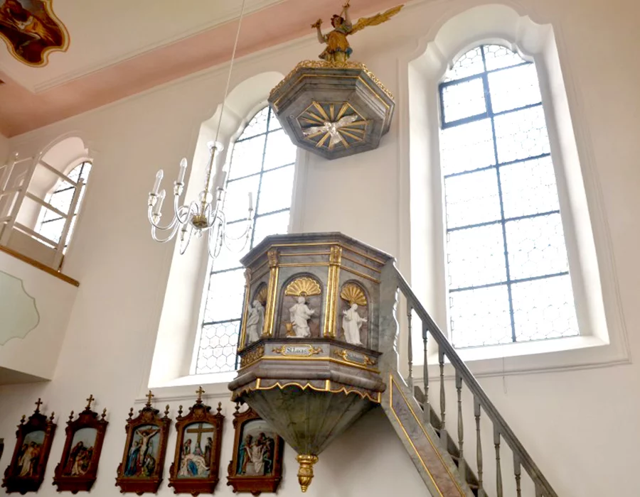 Renovierte Kanzel